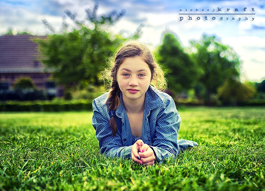 Girl on gras